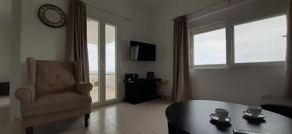 Thea Apartment Agia Marina Eksteriør billede