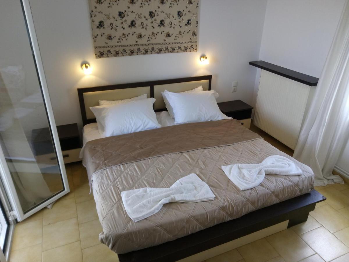 Thea Apartment Agia Marina Eksteriør billede