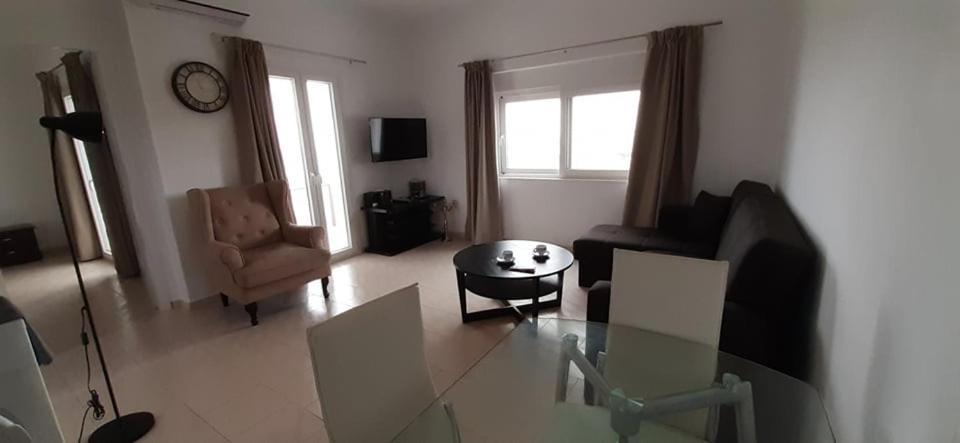 Thea Apartment Agia Marina Eksteriør billede